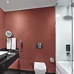 Ramada Plaza By Wyndham Hotell