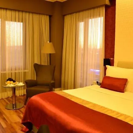 Szálloda Ramada Plaza By Wyndham 5*