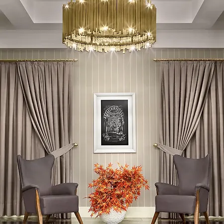 Otel Ramada Plaza By Wyndham 5*