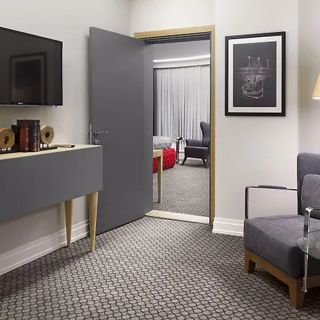 Hotel Ramada Plaza By Wyndham