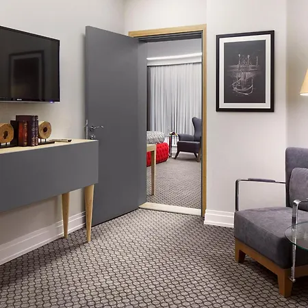 Ramada Plaza By Wyndham Otel