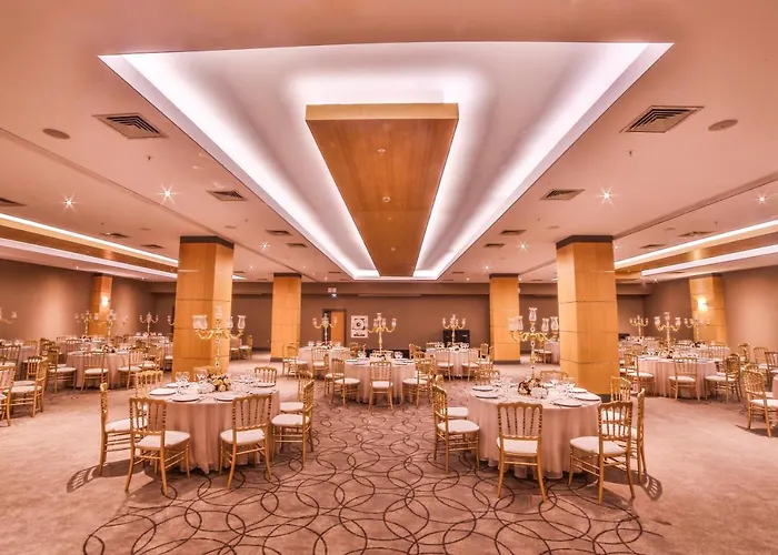 酒店 Ramada Plaza By Wyndham 5*