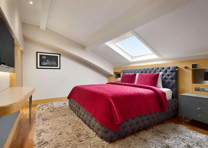 Ramada Plaza By Wyndham Hotel