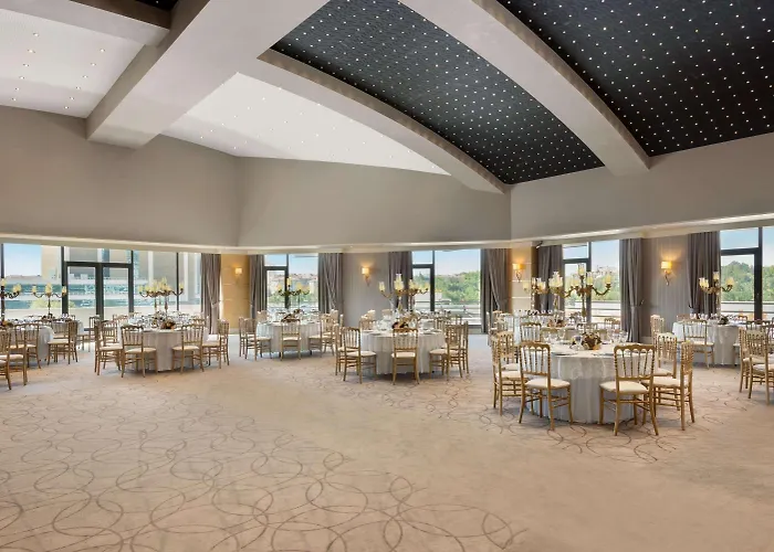 Hotel Ramada Plaza By Wyndham 5*